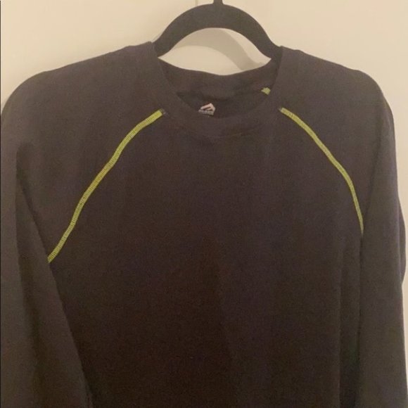 Black Mountain Men Black round Neck Long Sleeve  Under Shirt Size Medium - Picture 2 of 6